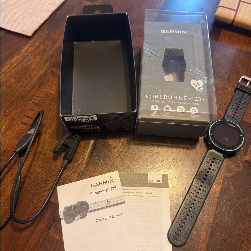 Garmin Forerunner 235 watch - Picture 2 of 9